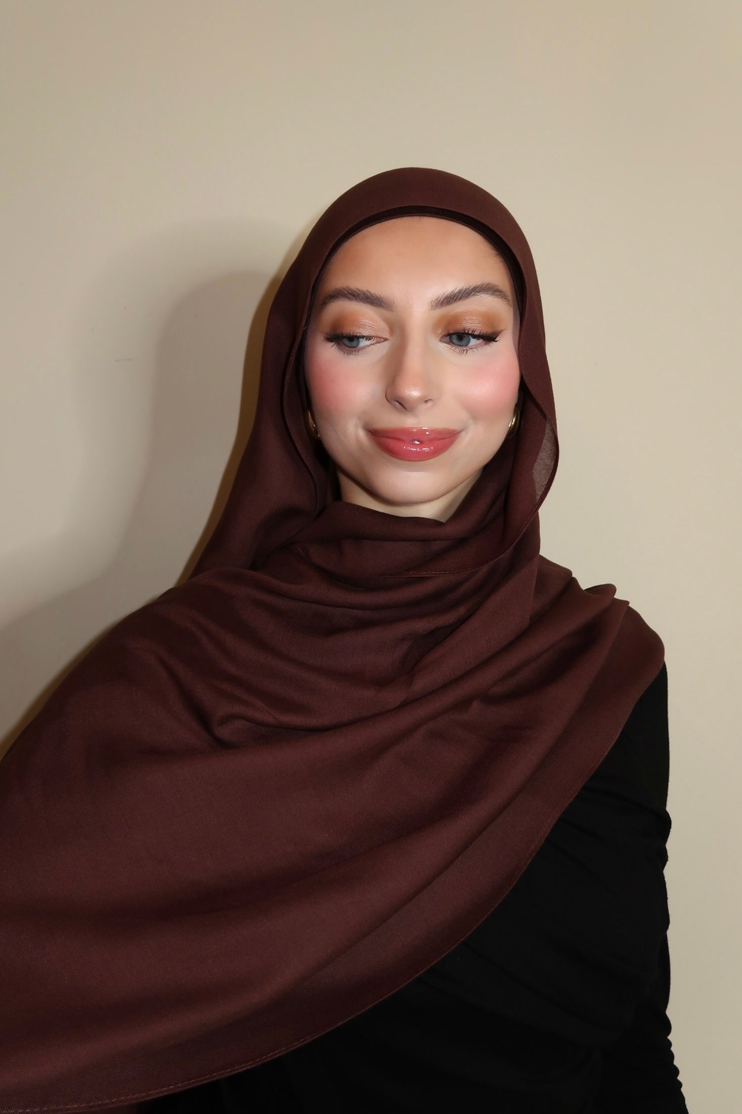 BRAUNES HIJAB-SET AUS RINDE