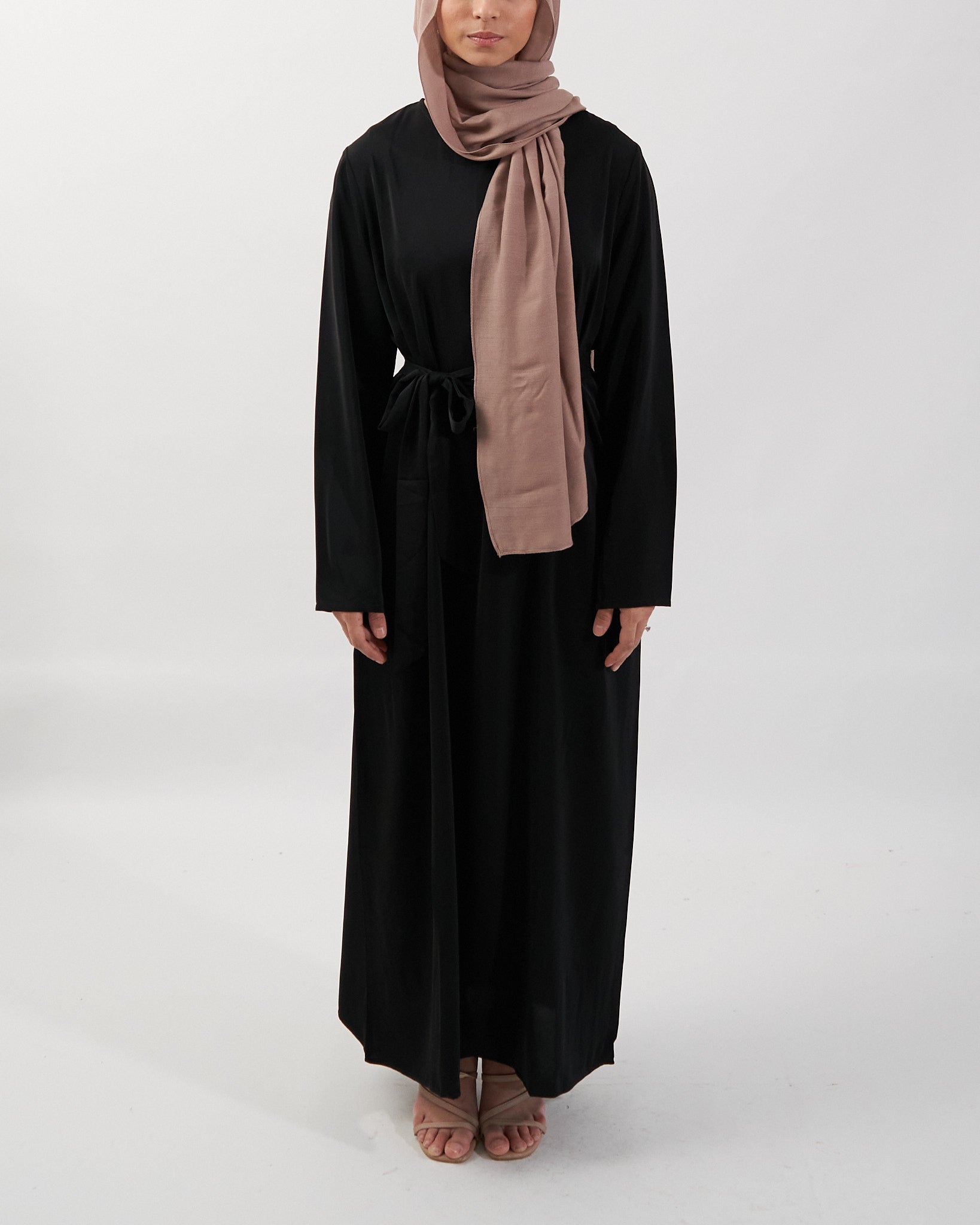 Essential Abaya mit Taschen - Schwarz