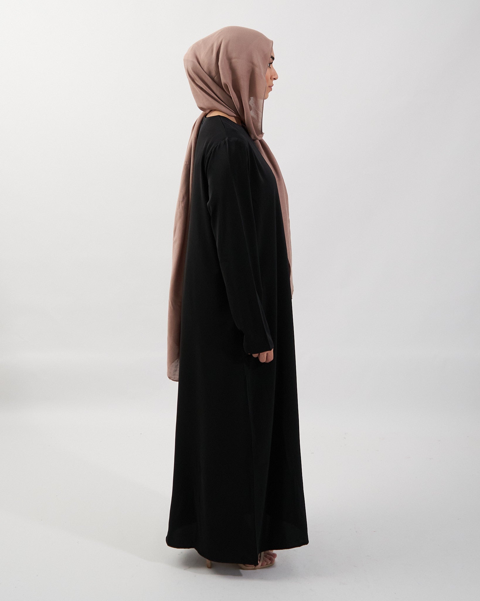 Essential Abaya mit Taschen - Schwarz