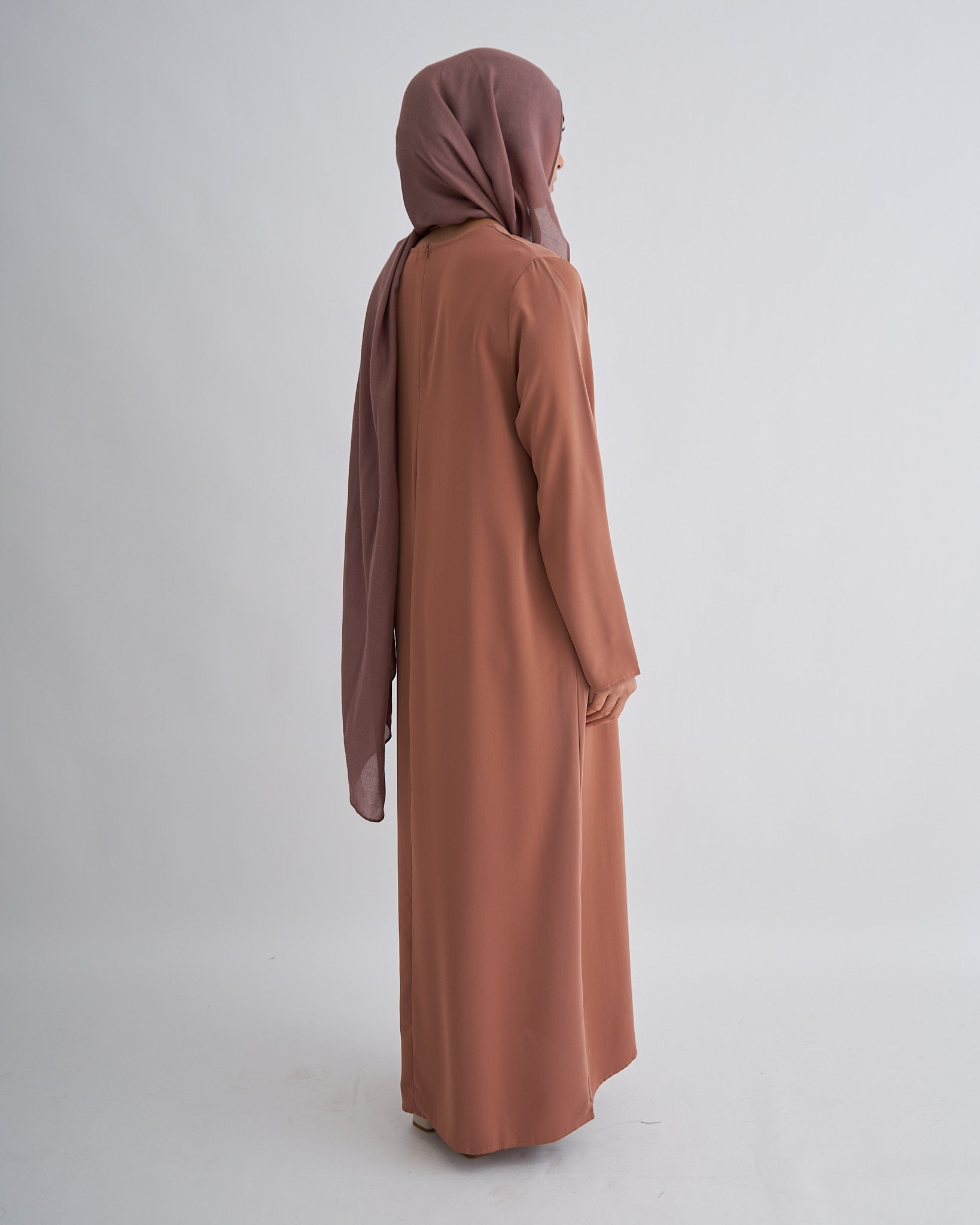 Essential Abaya mit Taschen - Braun