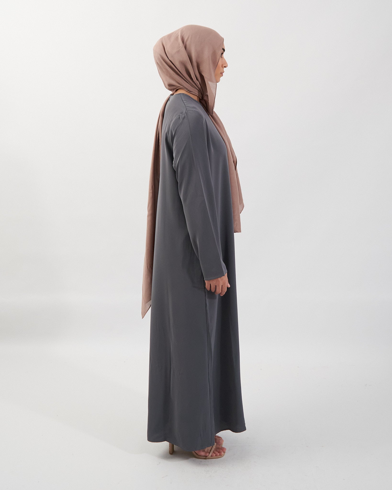 Essential Abaya mit Taschen - Grau