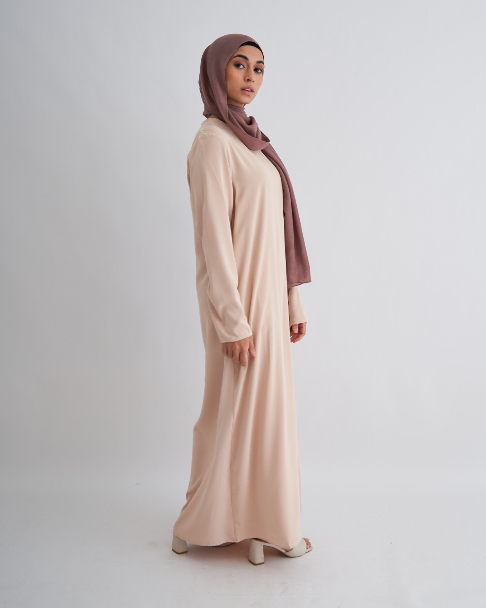 Essential Abaya mit Taschen - Creme