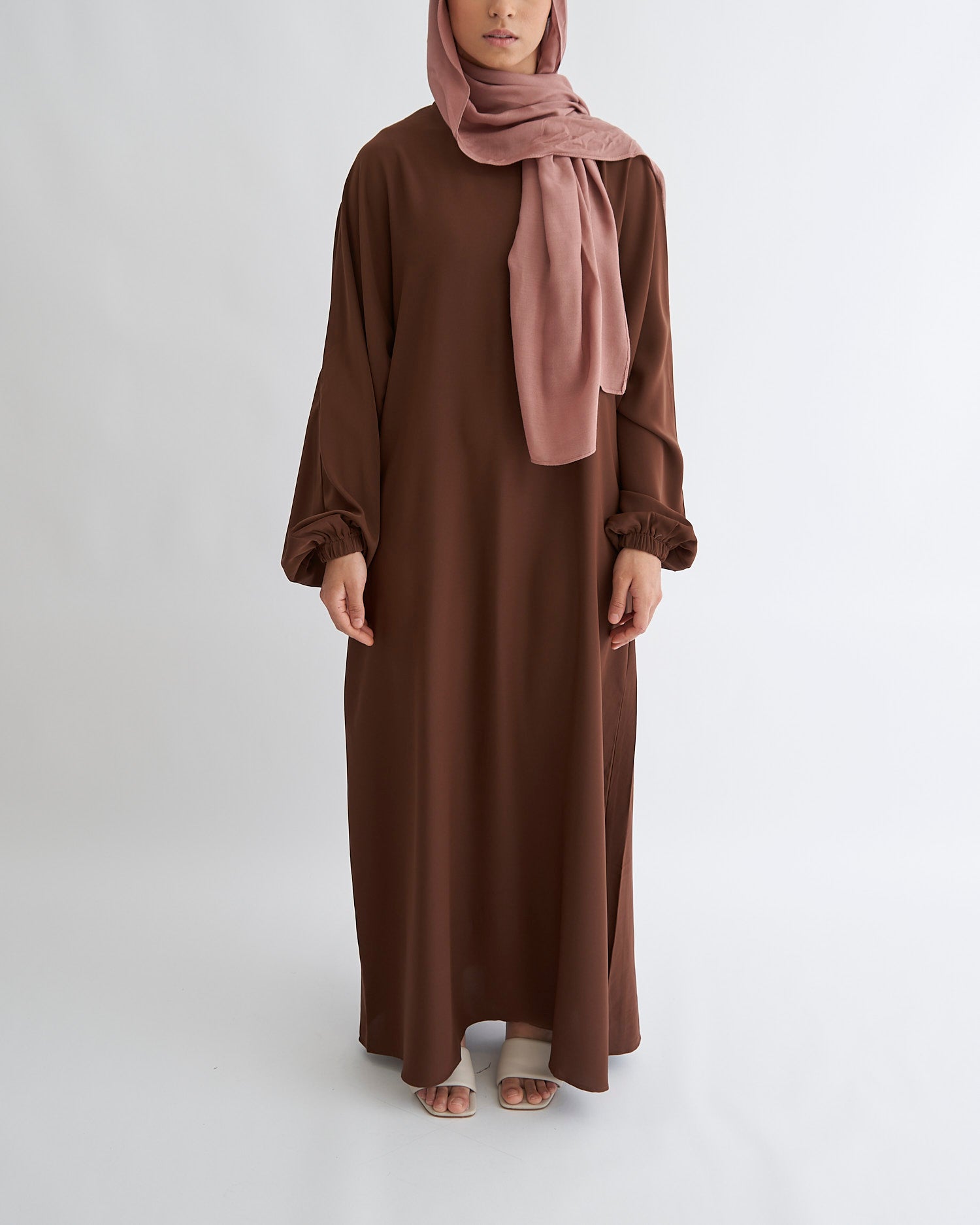 Essential Abaya mit Manschetten - Kaffee