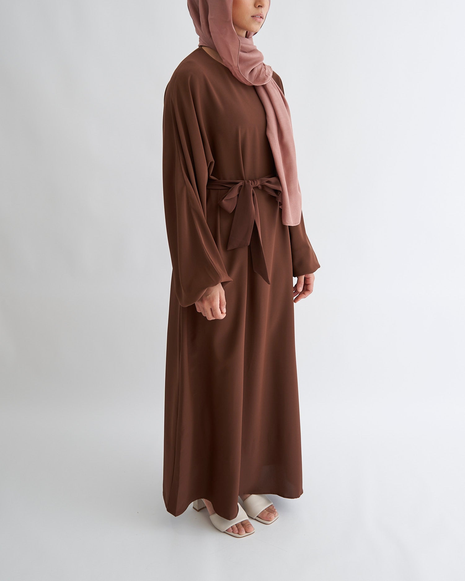 Essential Abaya mit Manschetten - Kaffee