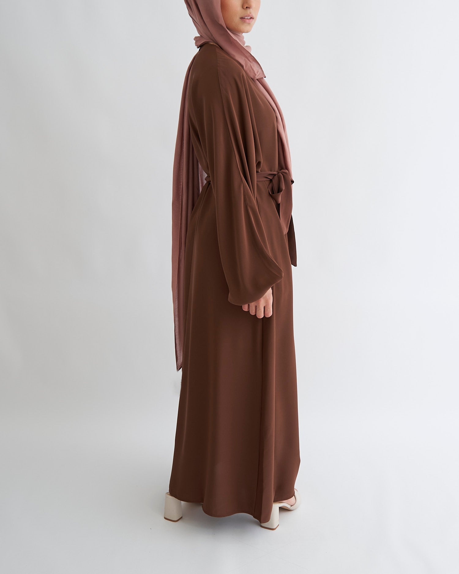 Essential Abaya mit Manschetten - Kaffee