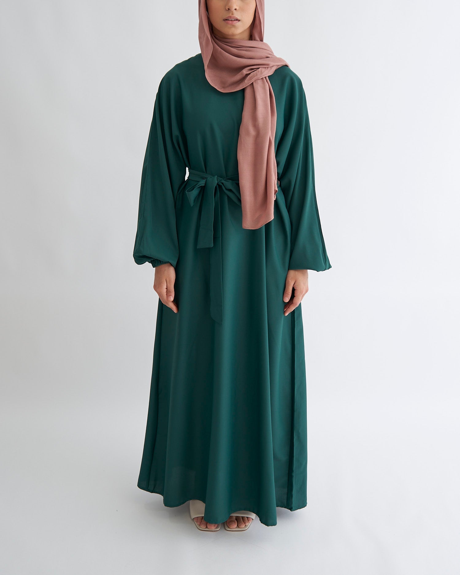 Essential Abaya mit Manschetten - Smaragdgrün