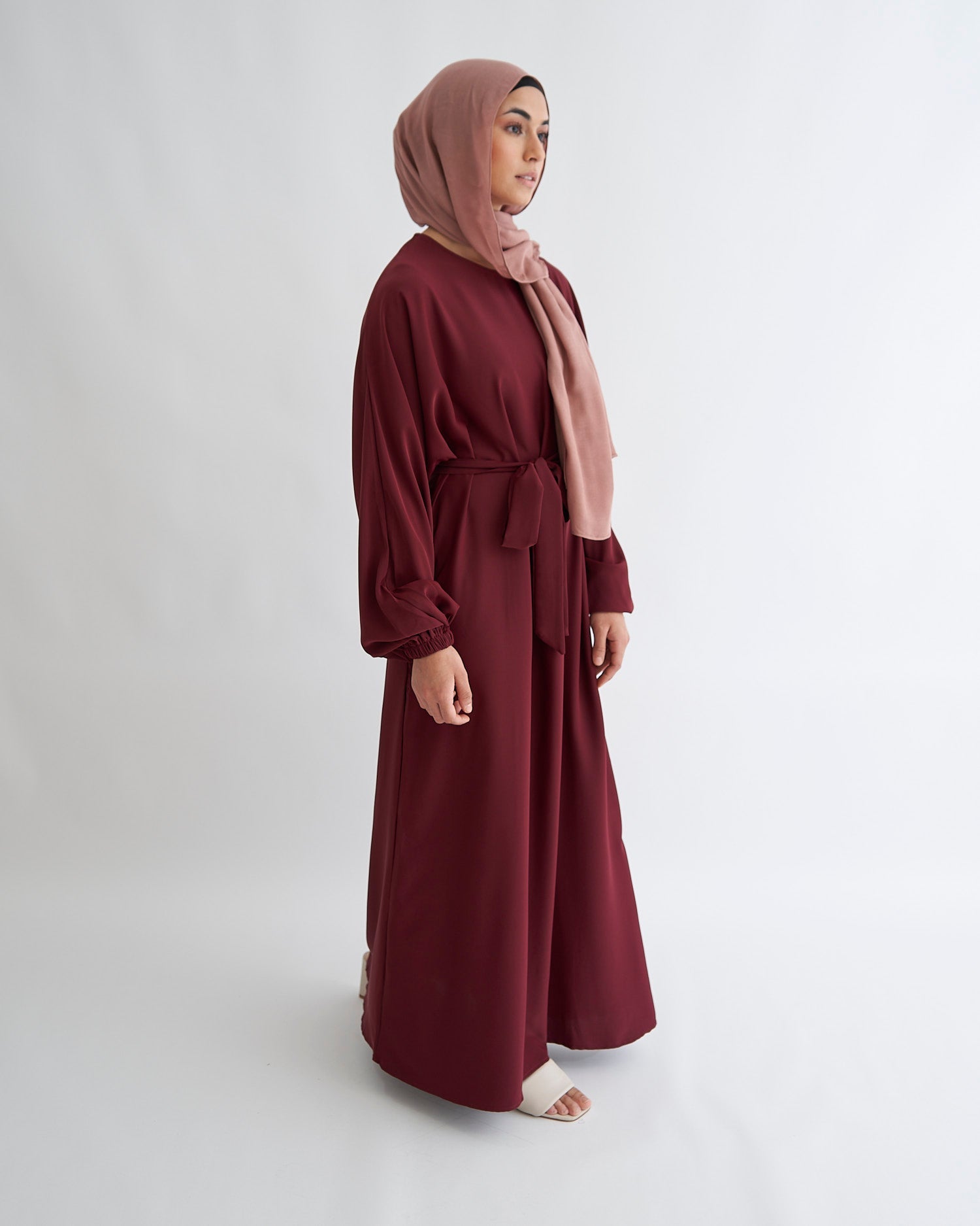 Essential Cuffed Abaya - Maroon