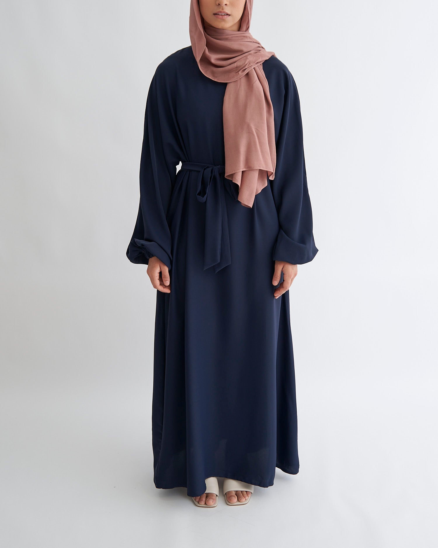 Essential Abaya mit Manschetten - Marineblau