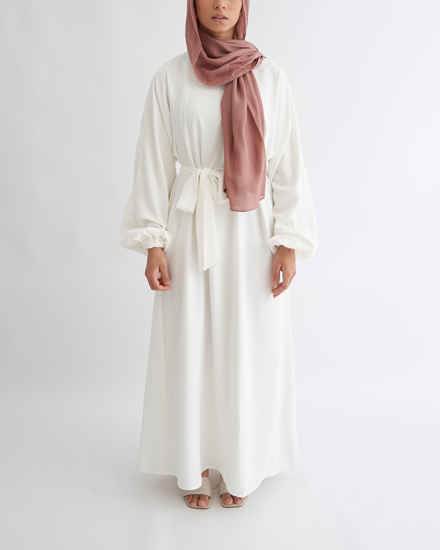 Essential Abaya mit Manschetten - Weiß