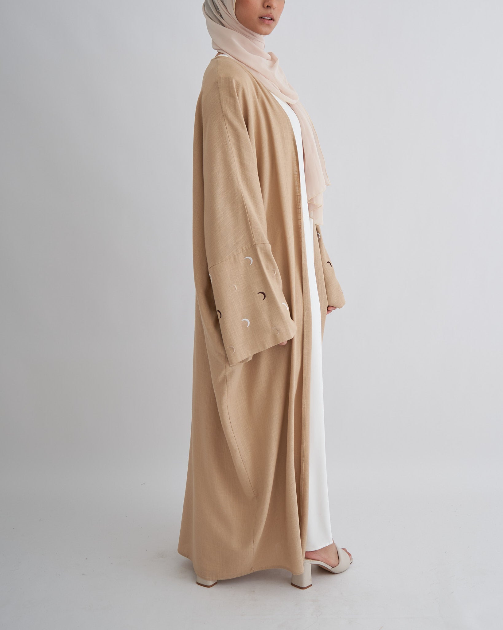 Mond Leinen Abaya mit Hijab