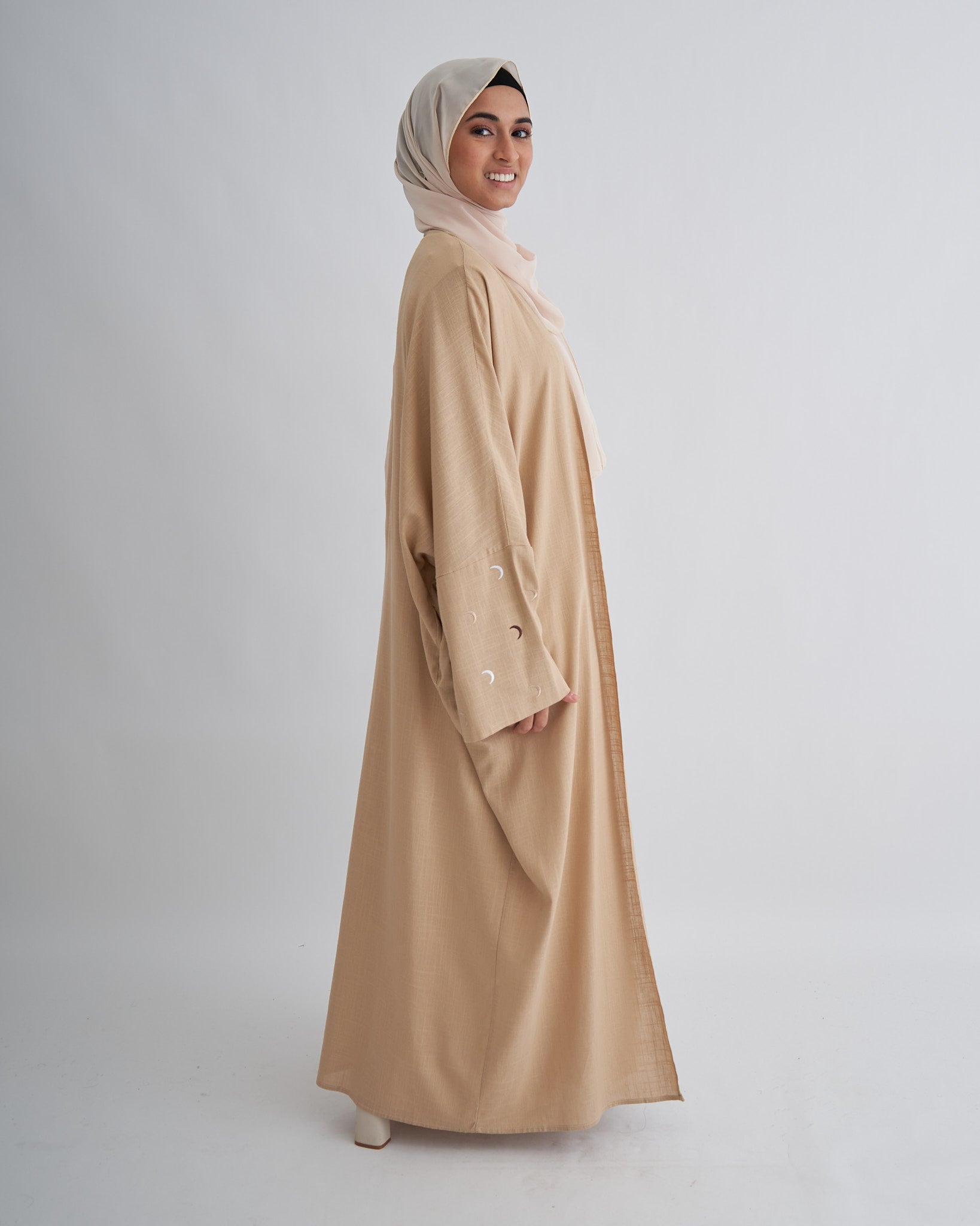 Mond Leinen Abaya mit Hijab