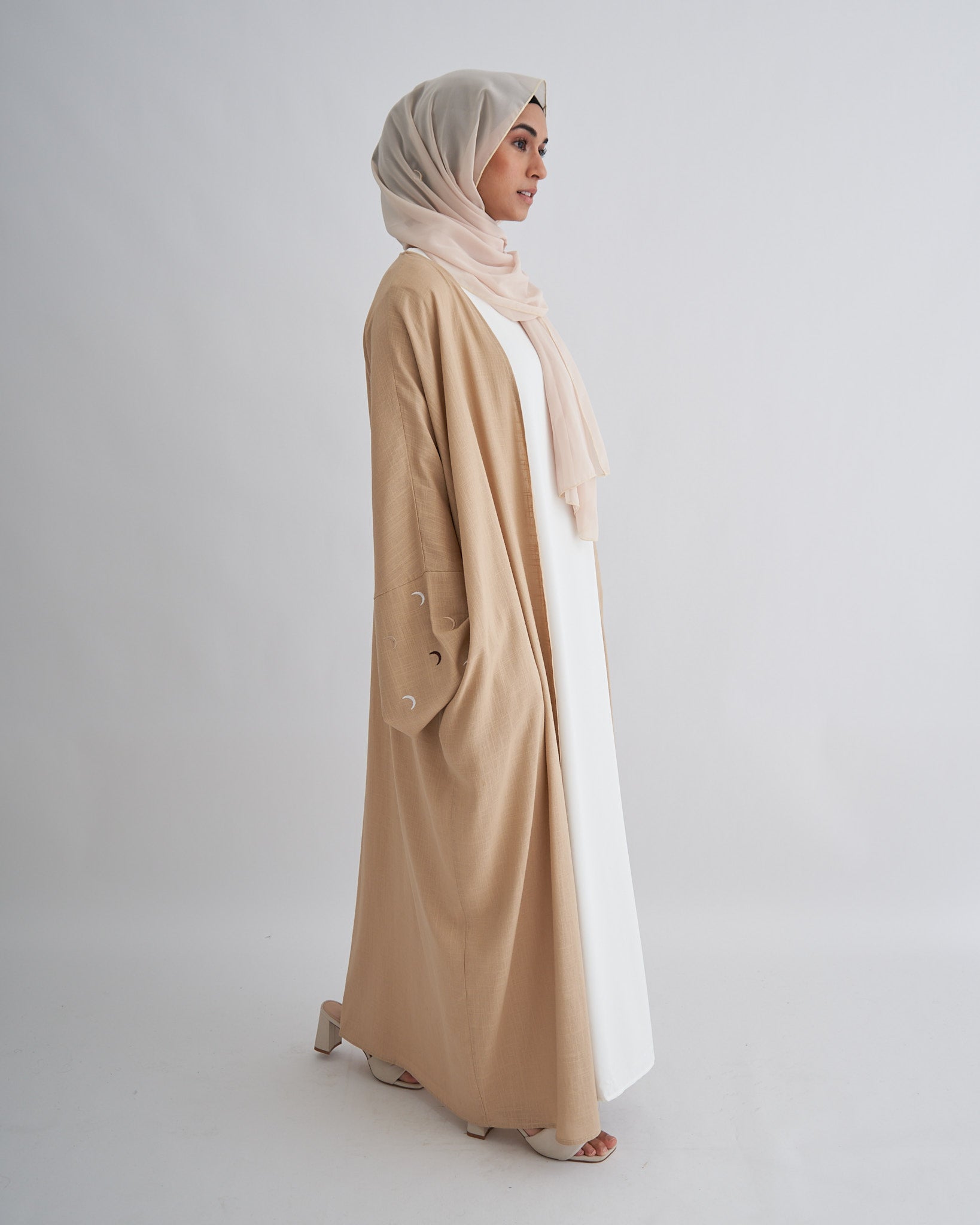 Mond Leinen Abaya mit Hijab