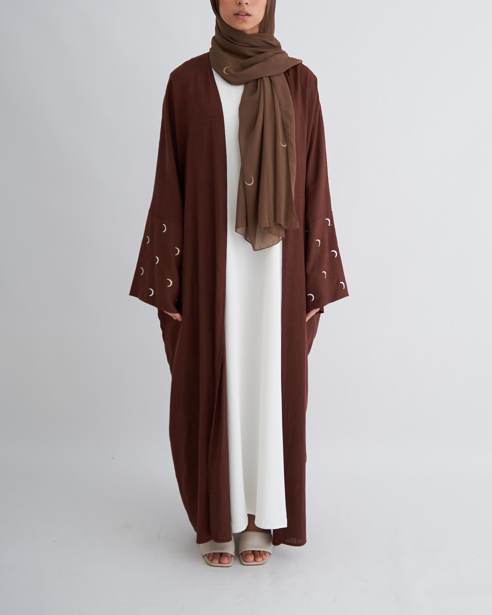 Moon Leinen-Abaya mit Hijab – Kaffee